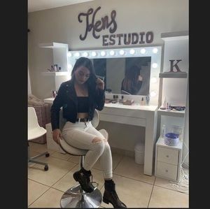 Meet your Posher, Kenia